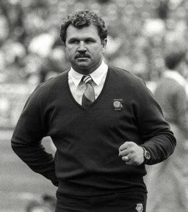 January 6, 1985 - San Francisco, California, U.S - San Francisco 49ers vs. Chicago Bears at Candlestick Park Sunday, January 6, 1985. 49ers beat Bears 23-0 Conference Championship. Bears Head Coach Mike Ditka. NFL, American Football Herren, USA 1985: 49ers 23:0 Bears - ZUMAg52_ 19850106_zap_g52_013 Copyright: xAlxGolubx