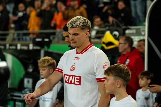 October 9, 2026, 3rd Division, Matchday 8, SC Preußen Münster vs. Rot Weiss Essen at the LVM Preußenstadion; Marek Janssen arrives in Essen. IMPORTANT NOTICE: In accordance with DFB and DFL regulations, it is prohibited to use or allow the use of photographs taken in the stadium and or during the game in the form of sequential images and or video-like photo series Copyright: xJordyxFourgonx
