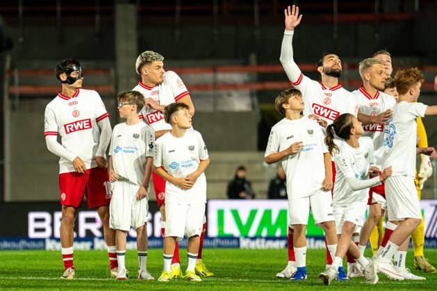 October 9, 2026, 3rd Division, Matchday 8, SC Preußen Münster vs. Rot Weiss Essen at the LVM Preußenstadion; Pyro nearly lands on the team IMPORTANT NOTICE: In accordance with DFB and DFL regulations, it is prohibited to use or allow the use of photographs taken in the stadium and or during the game in the form of sequential images and or video-like photo sequences Copyright: xJordyxFourgonx