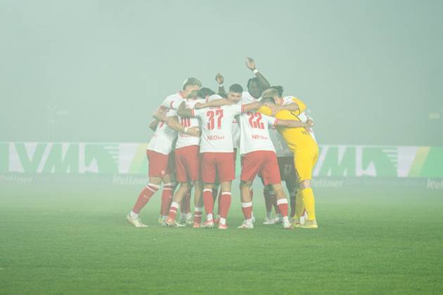 October 9, 2026, 3rd Division, Matchday 8, SC Preußen Münster vs. Rot Weiss Essen at the LVM Preußenstadion. Rot Weiss Essen Team. IMPORTANT NOTICE: In accordance with DFB and DFL regulations, it is prohibited to use or allow the use of photographs taken in the stadium and or during the game in the form of sequential images and or video-like photo series Copyright: xJordyxFourgonx