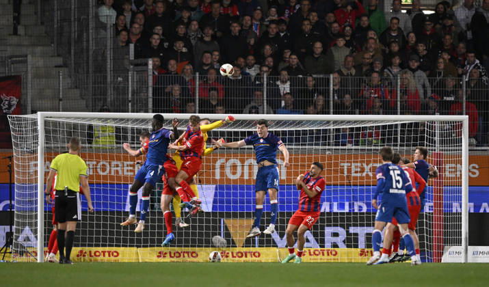 Penalty area play, Goalmouth action: Goalkeeper Thomas Daehne, 1 FC Heidenheim 1846 (FCH) 33; Referee Florian Lechner, Jan Schoeppner, 1 FC Heidenheim 1846 (FCH) 03; Patrick Mainka, 1 FC Heidenheim 1846 (FCH) 06 Maxwell Gyamfi 1 FC Kaiserslautern FCK 04 1 FC Heidenheim 1846 FCH vs. 1 FC Kaiserslautern 09 10 2026 DFL REGULATIONS PROHIBIT ANY USE OF PHOTOGRAPHS AS IMAGE SEQUENCES AND OR QUASI-VIDEO 1 FC Heidenheim 1846 FCH vs. 1 FC Kaiserslautern