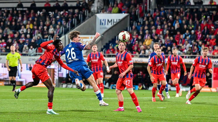October 9, 2026, GER, Soccer, Men s, 2. Bundesliga, Matchday 7, 1. FC Heidenheim vs. 1. FC Kaiserslautern, Paul Joly (Kaiserslautern), 26, scoring chance via header, Heidenheim Voith Arena, Baden-Württemberg, Germany Copyright: xNordphotox xHafnerx