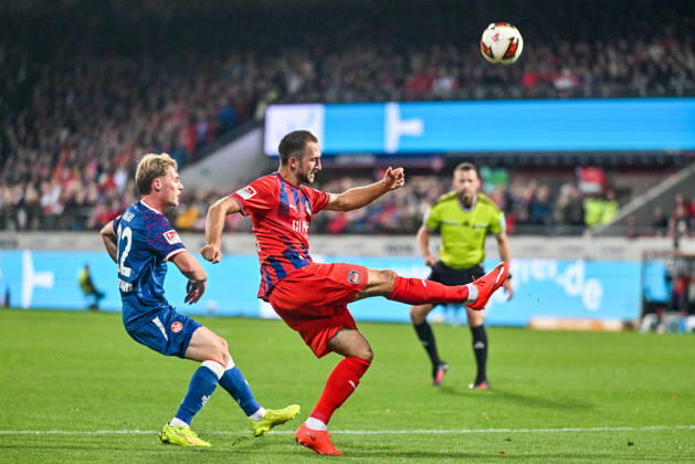 October 9, 2026, GER, Soccer, Men s, 2. Bundesliga, Matchday 7, 1 FC Heidenheim vs. 1 FC Kaiserslautern, Jonas Föhrenbach (Heidenheim), 19, makes a save against Mika Haas (Kaiserslautern), 22, Heidenheim Voith Arena, Baden-Württemberg, Germany Copyright: xNordphotox xHafnerx