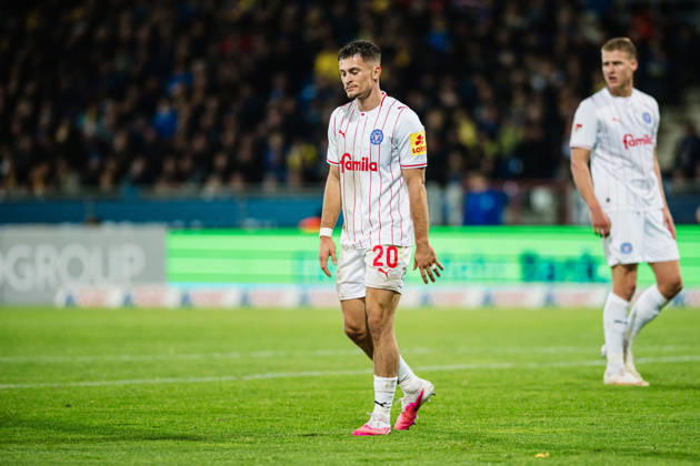 2. Bundesliga: Eintracht Braunschweig vs. Holstein Kiel, October 9, 2026; Adrian Kapralik, Holstein Kiel; 20 Soccer; 2. Bundesliga; Matchday 7: Eintracht Braunschweig vs. Holstein Kiel on October 9, 2026, at Eintracht Stadium, Braunschweig DFL regulations prohibit any use of photographs as image sequences and or quasi-video Copyright: xBEAUTIFULxSPORTS Tonhäuserx