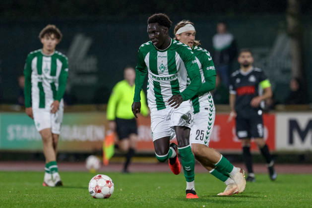 Ramiz Hamouda, SV Werder Bremen II, 24 with the ball, single frame, full-body shot, action, game scene, October 9, 2026, Bremen, Germany, soccer, Regionalliga Nord, SV Werder Bremen II vs. SV Atlas Delmenhorst xobx