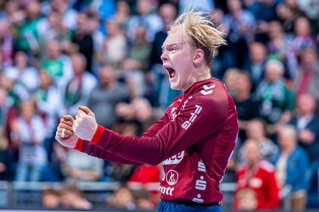 Simon Möller of SG Flensburg Handewitt, No. 30 from the left, TSV Hannover Burgdorf (green) vs. SG Flensburg Handewitt (blue) on Matchday 8 of the 2026–2027 season in the Opel Handball Bundesliga on October 9, 2026, ZAG Arena Hannover, GER, Copyright: xJanxGuentherx xTSVxHannover-Burgdorfx
