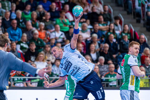 v l, TSV Hannover Burgdorf (green) vs. SG Flensburg Handewitt (blue) on Matchday 8 of the 2026–2027 season in the Opel Handball Bundesliga, October 9, 2026, ZAG Arena Hannover, GER, Copyright: xJanxGuentherx xTSVxHannover-Burgdorfx