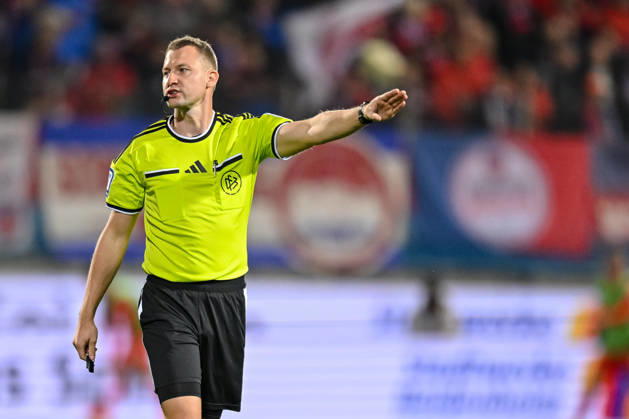 Referee Florian Lechner gestures during the 2. Bundesliga match between 1 FC Heidenheim and 1 FC Kaiserslautern, at Voith Arena on October 9, 2026, in Heidenheim an der Brenz, Germany. Photo by Harry Langer, DeFodi Images. Referee Florian Lechner gestures during the 2nd Bundesliga match between 1 FC Heidenheim and 1 FC Kaiserslautern at Voith Arena on October 9, 2026 in Heidenheim an der Brenz, Germany. Photo by Harry Langer, DeFodi Images. DFB and DFL regulations prohibit any use of photographs as image sequences and or quasi-video. Photo by Harry Langer, DeFodi Images. DFB and DFL regulations prohibit any use of photographs as imSEQUENCES AND OR QUASI-VIDEO
