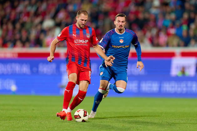 Tackle, duel between Jonas Foehrenbach (19) of 1 FC Heidenheim and Mergim Berisha (20) of FC Kaiserslautern (GER), 1 FC Heidenheim 1846 vs. 1 FC Kaiserslautern, soccer, 2. Bundesliga, Matchday 7, 2026–2027 season, October 9, 2026 DFL regulations prohibit any use of photographs as image sequences and or quasi-video GER, 1 FC Heidenheim 1846 vs. 1 FC Kaiserslautern, soccer, 2. Bundesliga, Matchday 7, 2026–2027 season, October 9, 2026, Heidenheim an der Brenz Copyright: xEibner-Pressefoto GeraldxOelze-dexStoppanyx EP_ODS