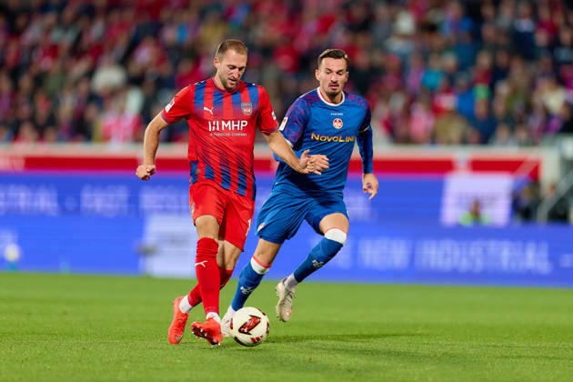 Tackle, duel between Jonas Foehrenbach (19) of 1 FC Heidenheim and Mergim Berisha (20) of FC Kaiserslautern (GER), 1 FC Heidenheim 1846 vs. 1 FC Kaiserslautern, soccer, 2. Bundesliga, Matchday 7, 2026–2027 season, October 9, 2026 DFL regulations prohibit any use of photographs as image sequences and or quasi-video GER, 1 FC Heidenheim 1846 vs. 1 FC Kaiserslautern, soccer, 2. Bundesliga, Matchday 7, 2026–2027 season, October 9, 2026, Heidenheim an der Brenz Copyright: xEibner-Pressefoto GeraldxOelze-dexStoppanyx EP_ODS