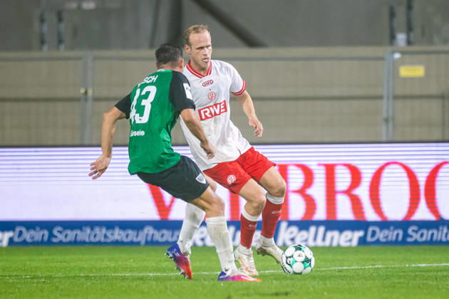 L R Romario Roesch, SC Preussen Münster, 43, in a tackle with Lucas Brumme, Rot-Weiss Essen, 14, GER; SC Preussen Münster vs. Rot-Weiss Essen, soccer, 3rd Division, Matchday 8, 2026–2027 season, October 9, 2026 DFL regulations prohibit the use of photographs as image sequences and or quasi-video GER, SC Preussen Münster vs. Rot-Weiss Essen, soccer, 3. Liga, Matchday 8, 2026–2027 season, October 9, 2026, Münster Copyright: xEibner-Pressefoto JanxRollingerx EP_JSK