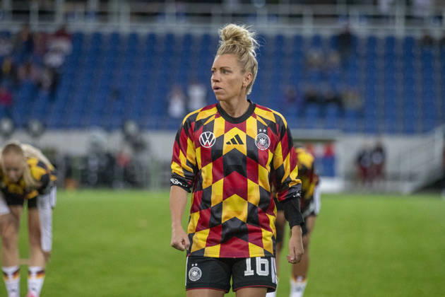 GER, Karlsruhe, football, womens football, International Friendly, Länderspiel, Nationalmannschaft Germany vs. Australia in the picture f.l.: Linda Dallmann (Germany 16), 09.10.2026, BBBank Wildpark Karlsruhe DFB REGULATIONS PROHIBIT ANY USE OF PHOTOGRAPHS AS IMAGE SEQUENCES AND OR QUASI-VIDEO, Karlsruhe BBBank Wildpark Baden-Wuerttemberg Germany Copyright: xPaulxFritzx