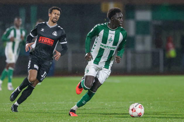Ramiz Hamouda, SV Werder Bremen II, 24 with the ball, single frame, full-body shot, action, game scene, October 9, 2026, Bremen, Germany, soccer, Regionalliga Nord, SV Werder Bremen II vs. SV Atlas Delmenhorst xobx