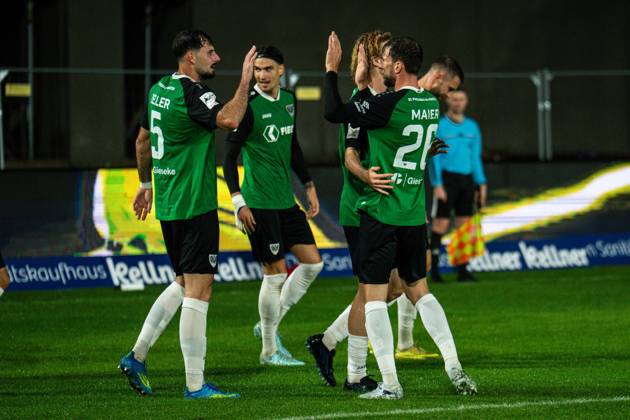 October 9, 2026, 3rd Division, Matchday 8, SC Preußen Münster vs. Rot-Weiss Essen at the LVM Preußenstadion Malik Batmaz of Münster celebrates with the team after Preußen Münster’s 2–0 victory IMPORTANT NOTICE In accordance with DFB and DFL regulations, it is prohibited to to use or allow the use of photographs taken in the stadium and or during the game in the form of sequential images and or video-like photo series Copyright: xJordyxFourgonx
