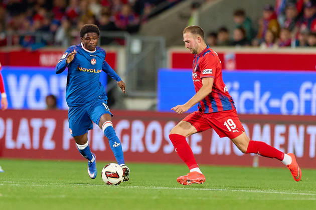 Ibrahim Kanate, FC Kaiserslautern, 11, Jonas Foehrenbach, 1 FC Heidenheim, 19 (GER), 1 FC Heidenheim 1846 vs. 1 FC Kaiserslautern, Soccer, 2. Bundesliga, Matchday 7, 2026–2027 Season, October 9, 2026 DFL regulations prohibit any use of photographs as image sequences and or quasi-video GER, 1 FC Heidenheim 1846 vs. 1 FC Kaiserslautern, Soccer, 2. Bundesliga, Matchday 7, 2026–2027 season, October 9, 2026, Heidenheim an der Brenz Copyright: xEibner-Pressefoto GeraldxOelze-dexStoppanyx EP_ODS