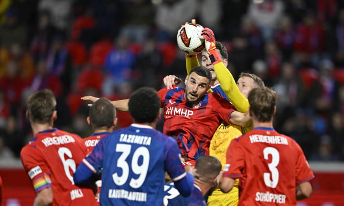 Penalty area play, Goalmouth action: Goalkeeper Thomas Daehne, 1 FC Heidenheim 1846 (FCH) 33 Oualid Mhamdi, 1 FC Heidenheim 1846 (FCH) 22 Thierry Tazemeta, 1 FC Kaiserslautern (FCK) 39 Jan Schoeppner, 1 FC Heidenheimheim 1846 FCH 03 Patrick Mainka 1 FC Heidenheim 1846 FCH 06 1 FC Heidenheim 1846 FCH vs. 1 FC Kaiserslautern 09 10 2026 DFL REGULATIONS PROHIBIT ANY USE OF PHOTOGRAPHS AS IMAGE SEQUENCES AND OR QUASI-VIDEO 1 FC Heidenheim 1846 FCH vs. 1 FC Kaiserslautern