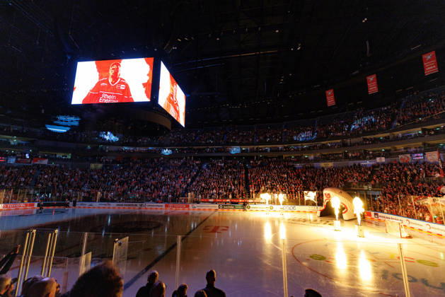 COLONGE, GERMANY - 9 OCTOBER 2026: Image shows pregame show of Kölner Haie in LANXESS arena during PENNY DEL 2026 27 Regular Season, Matchday 7: Kölner Haie vs Schwenninger Wild Wings at LANXESS arena on 9 10 2026 in Colonge, Germany. Germany Copyright: xFröhlichxPascalx