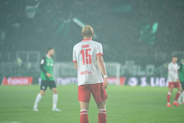 October 9, 2026, 3rd Division, Matchday 8, SC Preußen Münster vs. Rot Weiss Essen at the LVM Preußenstadion, Ben Hüning, Essen, with the number visible from behind. IMPORTANT NOTICE: In accordance with DFB and DFL regulations, it is prohibited to use or allow the use of photographs taken in the stadium and or during the game in the form of sequential images and or video-like photo series Copyright: xJordyxFourgonx