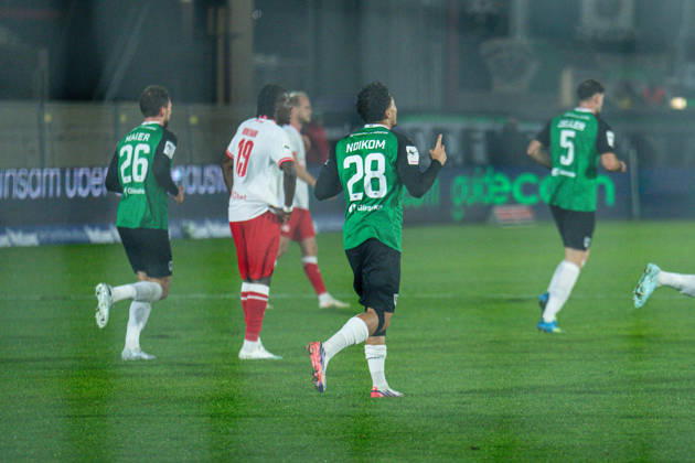 October 9, 2026, 3rd Division, Matchday 8, SC Preußen Münster vs. Rot Weiss Essen at the LVM Preußenstadion. Goal scorer for the 1–0 win: Montell Ndikom of Münster, seen here celebrating with his arms raised. IMPORTANT NOTICE: In accordance with DFB and DFL regulations, it is prohibited to use or allow the use of photographs taken in the stadium and or during the game in the form of sequential images and or video-like photo series Copyright: xJordyxFourgonx