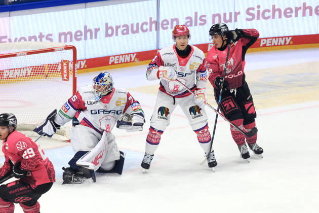 October 9, 2026, DEU, GER, Ice Hockey, Match Day, 2026–27 Season, Berlin, Eisbären Berlin vs. Grizzly Wolfsburg, Jonas Neffin (Eisbären Berlin) 75, Adam Smith (Eisbären Berlin) 4, Matt Choupani (Grizzly Wolfsburg) 89, nordphoto GmbH, Engler, City, Über Arena, State, Country Copyright: xNordphotox xEnglerx