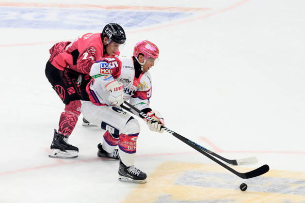 October 9, 2026, DEU, GER, Ice Hockey, Match Day, 2026–27 Season, Berlin, Eisbären Berlin vs. Grizzly Wolfsburg, Frederik Tiffels, Eisbären Berlin 95, Phil Hungerecker, Grizzly Wolfsburg 94, nordphoto GmbH, Engler, City, Über Arena, Federal State, Country Copyright: xNordphotox xEnglerx