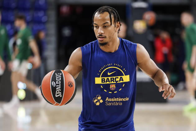 October 9, 2026, Barcelona, Barcelona, Spain: Juntin Robinson of FC Barcelona, Barca warms up during the EuroLeague League Phase MD 4 match played between FC Barcelona and Zalgiris Kaunas at Palau Blaugrana on October 09, 2026 in Barcelona, Spain. Barcelona Spain - ZUMAa181 20261009_zaa_a181_259 Copyright: xJavierxBorregox