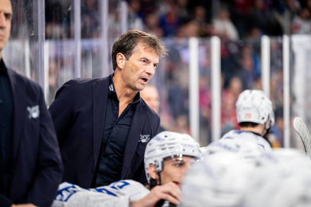 Dallas Eakins, Coach, Head Coach, Adler Mannheim, Nuremberg Ice Tigers vs. Adler Mannheim, Ice Hockey, Penny DEL, Matchday 7, October 9, 2026, Nuremberg Ice Tigers vs. Adler Mannheim, Ice Hockey, Penny DEL, Matchday 7, October 9, 2026 Copyright: xEibner-Pressefoto ThomasxHahnx EP_NIT