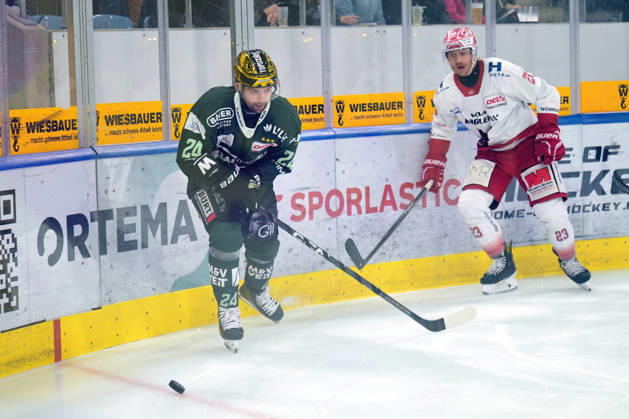 Cole Fonstad of the Bietigheim Steelers, 24, battles for the puck against Marius Erk of the EC Bad Nauheim, 23. Bietigheim Steelers vs. EC Bad Nauheim, Ice Hockey, DEL 2, Game 7 of the regular season, 2026–2027 season, October 9, 2026, Bietigheim Steelers vs. EC Bad Nauheim, Ice Hockey, DEL 2, Game 7 of the regular season, 2026–2027 season, October 9, 2026, Bietigheim Copyright: xEibner-Pressefotox EP_TBR