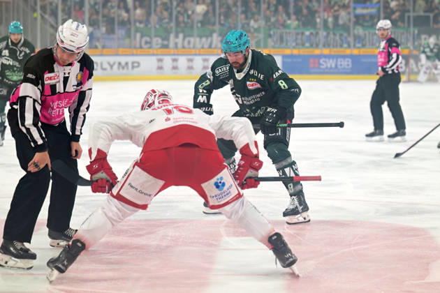 Jack Dugan (Bietigheim Steelers), No. 08, in a face-off battle with Julian Kornelli (EC Bad Nauheim), No. 10; Bietigheim Steelers vs. EC Bad Nauheim, ice hockey, DEL 2, Game 7 of the regular season, 2026–2027 season, October 9, 2026, Bietigheim Steelers vs. EC Bad Nauheim, ice hockey, DEL 2, 2026–2027 regular season, October 9, 2026, Bietigheim Copyright: xEibner-Pressefotox EP_TBR