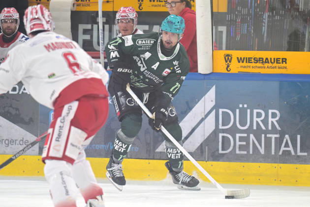 Marek Racuk, Bietigheim Steelers, 17 on the Puck: Bietigheim Steelers vs. EC Bad Nauheim, Ice Hockey, DEL 2, Game 7 of the Regular Season, 2026–2027 Season, October 9, 2026, Bietigheim Steelers vs. EC Bad Nauheim, Ice Hockey, DEL 2, 7th Regular Season Game, 2026–2027 Season, October 9, 2026, Bietigheim Copyright: xEibner-Pressefotox EP_TBR