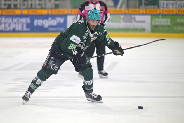 Tim Bender, Bietigheim Steelers, 88 on the Puck: Bietigheim Steelers vs. EC Bad Nauheim, Ice Hockey, DEL 2, Game 7 of the Regular Season, 2026–2027 Season, October 9, 2026, Bietigheim Steelers vs. EC Bad Nauheim, Ice Hockey, DEL 2, Game 7 of the Regular Season, 2026–2027 Season, October 9, 2026, Bietigheim Copyright: xEibner-Pressefotox EP_TBR