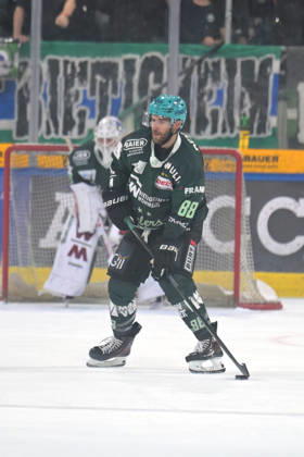 Tim Bender, Bietigheim Steelers, 88 on the Puck: Bietigheim Steelers vs. EC Bad Nauheim, Ice Hockey, DEL 2, Game 7 of the Regular Season, 2026–2027 Season, October 9, 2026, Bietigheim Steelers vs. EC Bad Nauheim, Ice Hockey, DEL 2, Game 7 of the Regular Season, 2026–2027 Season, October 9, 2026, Bietigheim Copyright: xEibner-Pressefotox EP_TBR