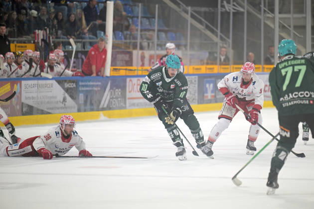 David Cerny (Bietigheim Steelers), No. 10, battles for the puck against Pierre Preto (EC Bad Nauheim), No. 36, and Allan McPherson (EC Bad Nauheim), No. 09; Bietigheim Steelers vs. EC Bad Nauheim, Ice Hockey, DEL 2, 07 regular-season game, 2026–2027 season, 09 10 2026 Bietigheim Steelers vs. EC Bad Nauheim, ice hockey, DEL 2, 07 regular-season game, 2026–2027 season, October 9, 2026, Bietigheim Copyright: xEibner-Pressefotox EP_TBR
