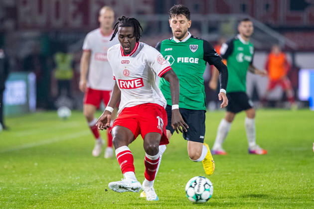 L R Franci Bouebari, Rot Weiss Essen, 19, in a tackle with Charalambos Makridis, SC Preussen Münster, 14, GER, SC Preussen Münster vs. Rot-Weiss Essen, Soccer, 3rd Division, Matchday 8, 2026–2027 season, October 9, 2026 DFL regulations prohibit the use of photographs as image sequences and or quasi-video GER, SC Preussen Münster vs. Rot-Weiss Essen, soccer, 3. Liga, Matchday 8, 2026–2027 season, October 9, 2026, Münster Copyright: xEibner-Pressefoto JanxRollingerx EP_JSK