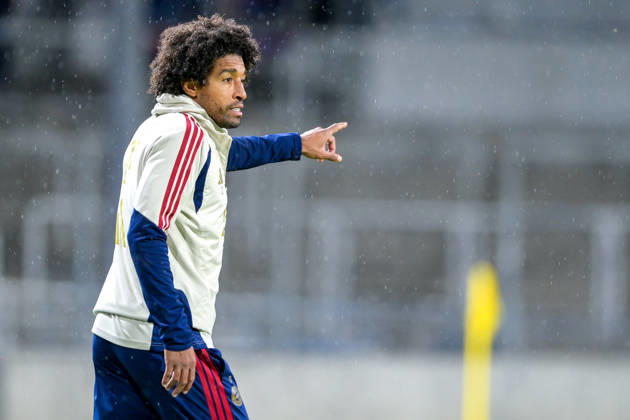 Coach Costa Santos Dante of FC Bayern Munich gives instructions, gesticulates with his arms, single frame, action, 09 10 2026, Munich, Germany, soccer, Bavarian Regional League, FC Bayern Munich II vs. SpVgg Unterhaching xslx
