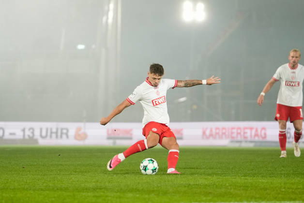 Germany 3rd Division 2026–2027, Matchday 8: SC Preussen Münster vs. Rot Weiss Essen, Friday, October 9, 2026, LVM Preußenstadion, Münster, North Rhine-Westphalia, Germany. Shot by Jannik Hofmann (RW Essen), 37 Copyright: xMerlexKölkingx