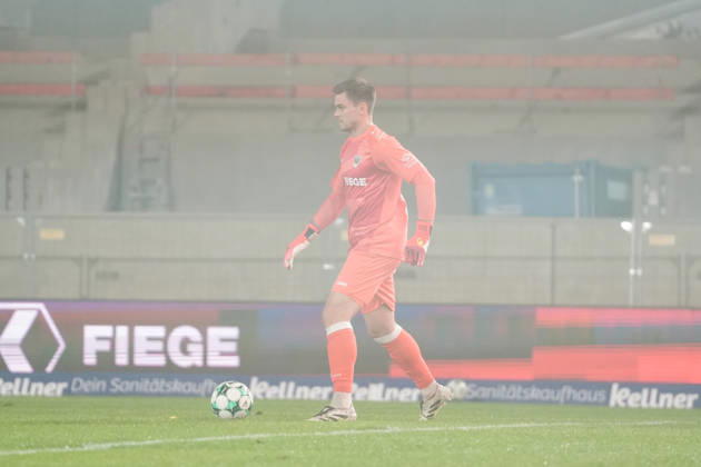 Germany 3rd Division 2026–2027, Matchday 8: SC Preußen Münster vs. Rot-Weiß Essen, Friday, October 9, 2026, LVM Preußenstadion, Münster, North Rhine-Westphalia, Germany; Morten Behrens, SC Preußen Münster, 1 on the ball Copyright: xMerlexKölkingx