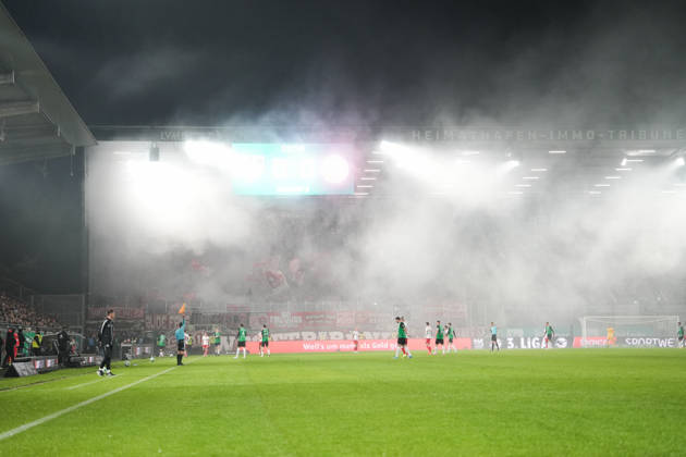 Germany 3rd Division 2026–2027, Matchday 8: SC Preussen Münster vs. Rot Weiss Essen, Friday, October 9, 2026, LVM Preußenstadion, Münster, North Rhine-Westphalia, Germany; Nebel Pyrotechnik Copyright: xMerlexKölkingx