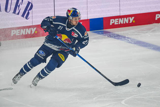 October 9, 2026, Munich, Germany PENNY DEL, German Ice Hockey League, 2026–27 season, Matchday 7: EHC Red Bull Munich vs. ERC Ingolstadt at SAP Garden in Munich; Dominik Kahun of EHC Red Bull Munich on the puck, with the puck, in possession of the puck