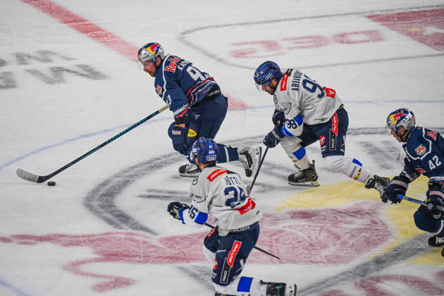 October 9, 2026, Munich, Germany PENNY DEL, German Ice Hockey League, 2026–27 season, Matchday 7: EHC Red Bull Munich vs. ERC Ingolstadt at SAP Garden in Munich; Maximilian Kastner of EHC Red Bull Munich on the puck, with the puck, in possession of the puck