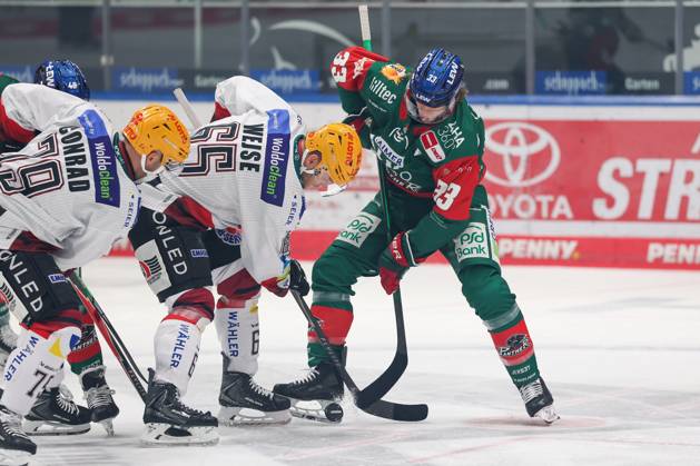 Bully, Christian Wejse (Fischtown Pinguins 65), Tim Wohlgemuth (Augsburger Panther 33), Augsburger Panther vs. Fischtown Pinguins, Matchday 7, Ice Hockey, Penny DEL, October 9, 2026, Augsburg, Bavaria, Germany Copyright: xkolbert-press ChristianxKolbertx
