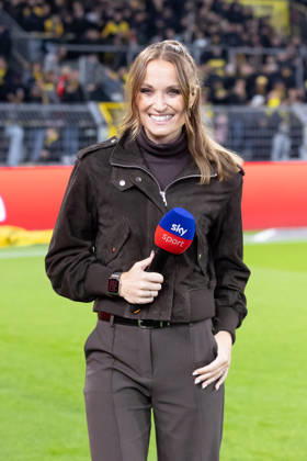 Dortmund, Germany, October 9, 2026, Bundesliga 1, 2026–2027 Season, Matchday 5: Borussia Dortmund vs. SV Werder Bremen. Pictured: Nele Ocik, SKY host. DFL and DFB regulations prohibit any use of photographs as image sequences and or quasi-video. Signal Iduna Park, North Rhine-Westphalia Copyright: xFotostandx xZeisingx