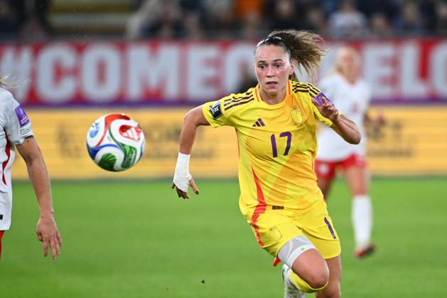 Belgium v Poland - FIFA Women s World Cup 2027 UEFA Qualifiers LEUVEN, BELGIUM - OCTOBER 09 : Paulina Dudek of Poland, Janssens Jill forward of Belgium during the FIFA Women s World Cup 2027 UEFA European Qualifiers play-offs round 1 path 2 first leg match between Belgium and Poland on October 9, 2026 in Leuven, Belgium, 09 10 2026 Leuven Belgium  Copyright: xVincentxKalutx