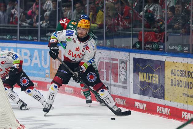 One-on-one, action, featuring Ludwig Bystroem, Fischtown Pinguins 17, Augsburger Panther vs. Fischtown Pinguins, Matchday 7, Ice Hockey, Penny DEL, October 9, 2026, Augsburg, Bavaria, Germany Copyright: xkolbert-press ChristianxKolbertx