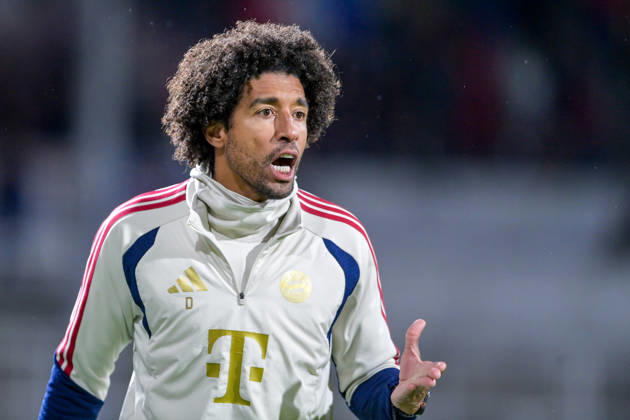 Coach Costa Santos Dante of FC Bayern Munich gives instructions, gesticulates with his arms, single frame, action, 09 10 2026, Munich, Germany, soccer, Bavarian Regional League, FC Bayern Munich II vs. SpVgg Unterhaching xslx