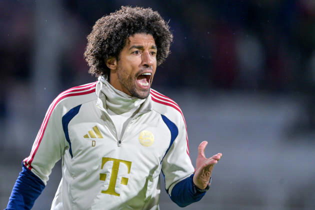 Coach Costa Santos Dante of FC Bayern Munich gives instructions, gesticulates with his arms, single frame, action, 09 10 2026, Munich, Germany, soccer, Bavarian Regional League, FC Bayern Munich II vs. SpVgg Unterhaching xslx