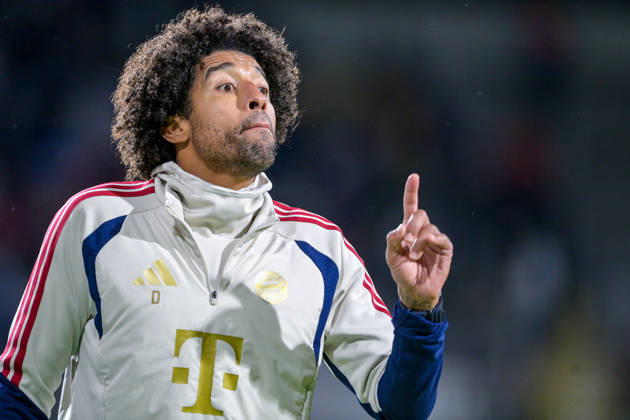 Coach Costa Santos Dante of FC Bayern Munich gives instructions, gesticulates with his arms, single frame, action, 09 10 2026, Munich, Germany, soccer, Bavarian Regional League, FC Bayern Munich II vs. SpVgg Unterhaching xslx