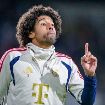 Coach Costa Santos Dante of FC Bayern Munich gives instructions, gesticulates with his arms, single frame, action, 09 10 2026, Munich, Germany, soccer, Bavarian Regional League, FC Bayern Munich II vs. SpVgg Unterhaching xslx