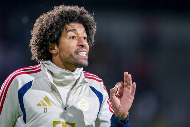 Coach Costa Santos Dante of FC Bayern Munich gives instructions, gesticulates with his arms, single frame, action, 09 10 2026, Munich, Germany, soccer, Bavarian Regional League, FC Bayern Munich II vs. SpVgg Unterhaching xslx