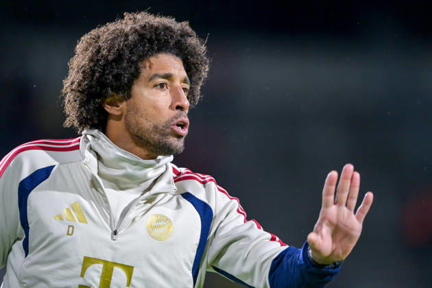 Coach Costa Santos Dante of FC Bayern Munich gives instructions, gesticulates with his arms, single frame, action, 09 10 2026, Munich, Germany, soccer, Bavarian Regional League, FC Bayern Munich II vs. SpVgg Unterhaching xslx